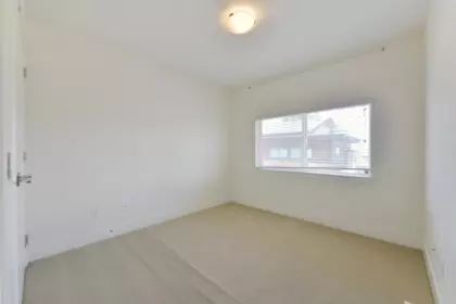 Entry Foyer Photo of 15 15688 28 Avenue, Surrey, BC