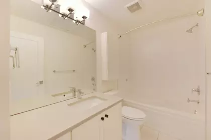 Hallway Photo of 15 15688 28 Avenue, Surrey, BC