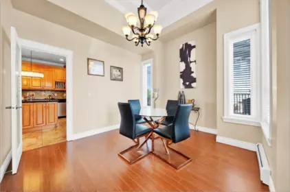 Kitchen Island Photo of 14850 69 Avenue, Surrey, BC