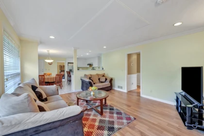 Basement Recreation Room Photo of 14763 31a Avenue, Surrey, BC