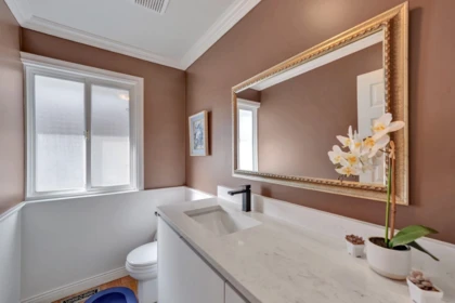 Laundry Room Photo of 14763 31a Avenue, Surrey, BC