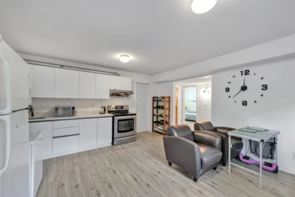 Walk-In Closet Photo of 14763 31a Avenue, Surrey, BC