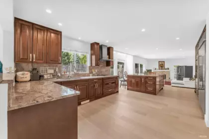 Breakfast Nook Photo of 441 Inglewood Avenue, West Vancouver, BC