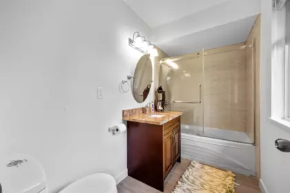 Mudroom Photo of 441 Inglewood Avenue, West Vancouver, BC