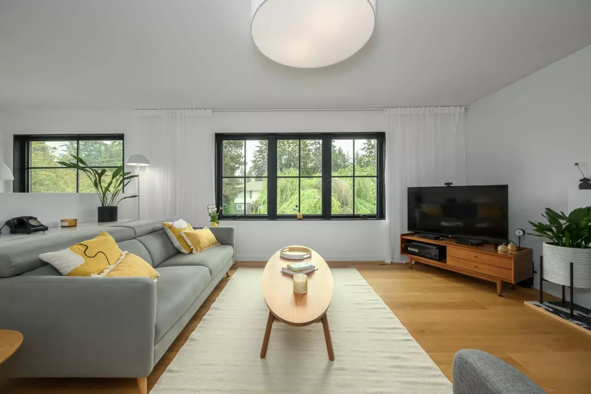 Family Room Photo of 5471 7b Avenue, Delta, BC