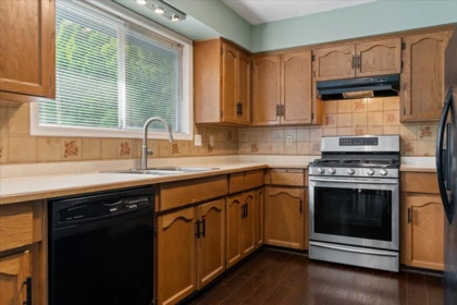 Primary Bedroom Photo of 3731 Nicola Street, Abbotsford, BC