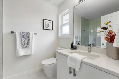 Entry Foyer Photo of 8034 166 Street, Surrey, BC