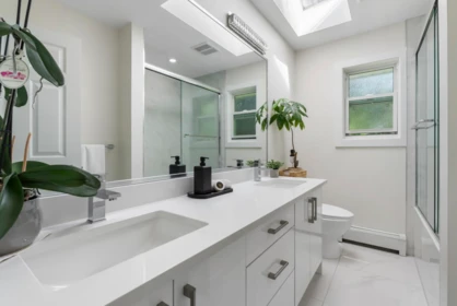Powder Room Photo of 8034 166 Street, Surrey, BC