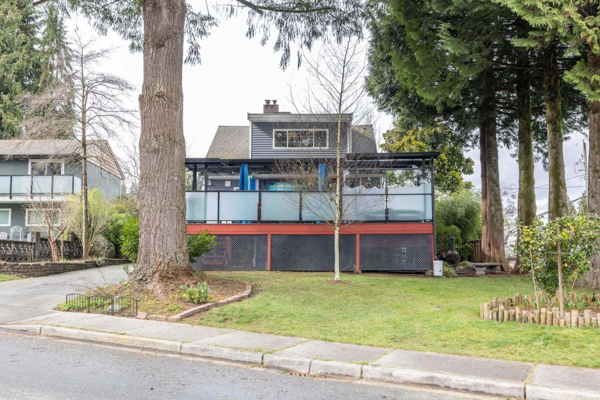 Family Room Photo of 2212 Brookmount Avenue, Coquitlam, BC