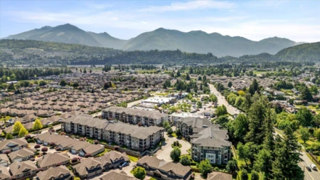 Front Yard Photo of 317 45769 Stevenson Road, Chilliwack, BC
