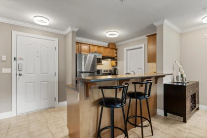 Kitchen Island Photo of 317 45769 Stevenson Road, Chilliwack, BC