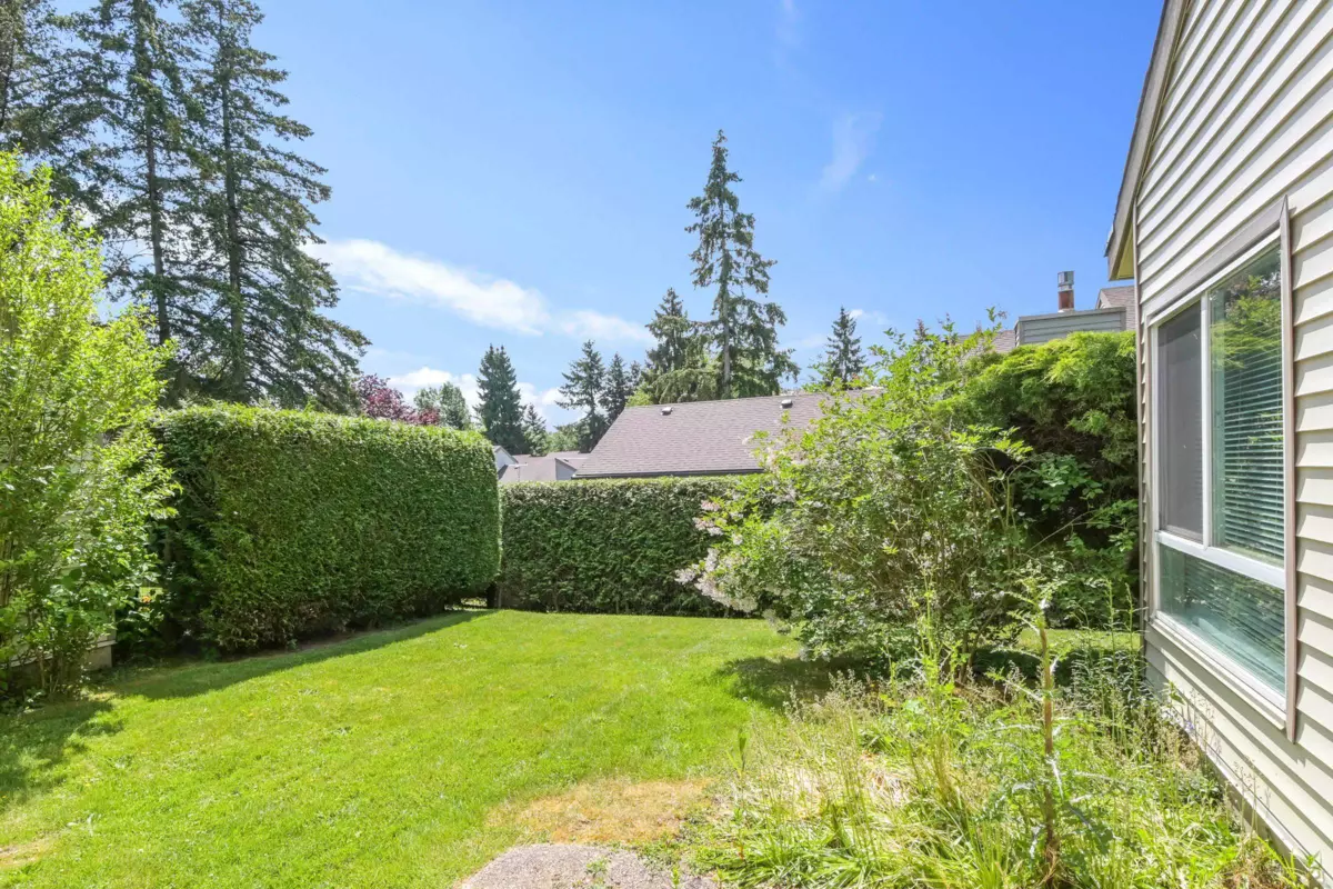 Living Room Photo of 6171 E Greenside Drive, Surrey, BC