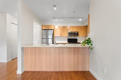 Kitchen Photo of 108 45555 Yale Road, Chilliwack, BC