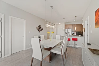 Kitchen Island Photo of 303 288 Hampton Street, New Westminster, BC