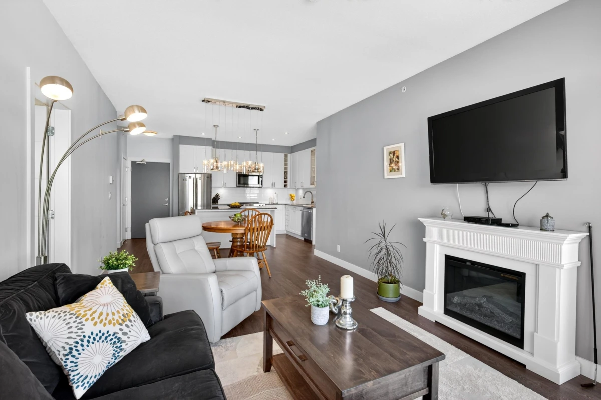 Dining Area Photo of 406 16380 64 Avenue, Surrey, BC