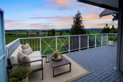 Entry Foyer Photo of 406 16380 64 Avenue, Surrey, BC