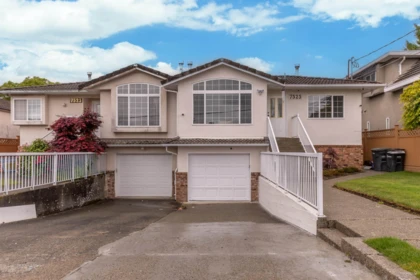 Backyard Photo of 7525 17th Avenue, Burnaby, BC