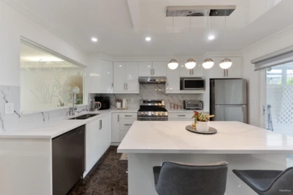 Kitchen Island Photo of 7525 17th Avenue, Burnaby, BC