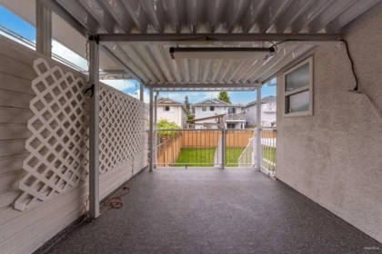 Powder Room Photo of 7525 17th Avenue, Burnaby, BC