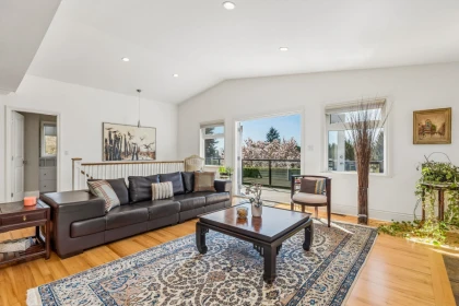 Breakfast Nook Photo of 954 Tudor Avenue, North Vancouver, BC