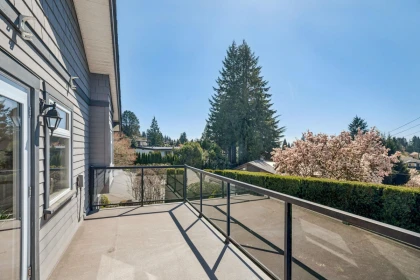 Staircase Photo of 954 Tudor Avenue, North Vancouver, BC