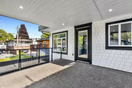 Entry Foyer Photo of 1 281 E 48th Avenue, Vancouver, BC