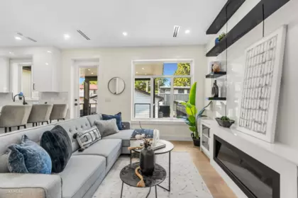 1 281 E 48th Avenue, Vancouver, BC, Vancouver — Half Duplex for sale
