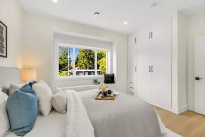 Guest Bathroom Photo of 1 281 E 48th Avenue, Vancouver, BC