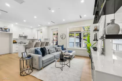 1 281 E 48th Avenue, Vancouver, BC, Vancouver — Half Duplex for sale