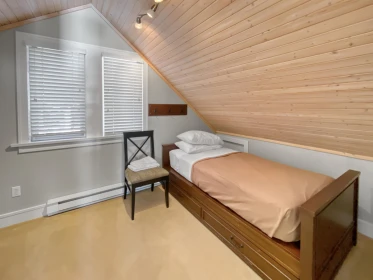Entry Foyer Photo of 10C 2315 Mackinnon Road, Pender Island, BC