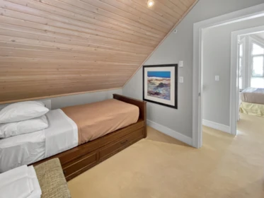 Hallway Photo of 10C 2315 Mackinnon Road, Pender Island, BC