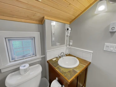 Mudroom Photo of 10C 2315 Mackinnon Road, Pender Island, BC