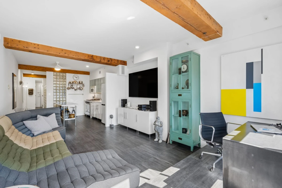 Dining Area Photo of 308 1275 Hamilton Street, Vancouver, BC