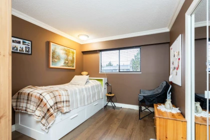 Powder Room Photo of 11645 88a Avenue, Delta, BC