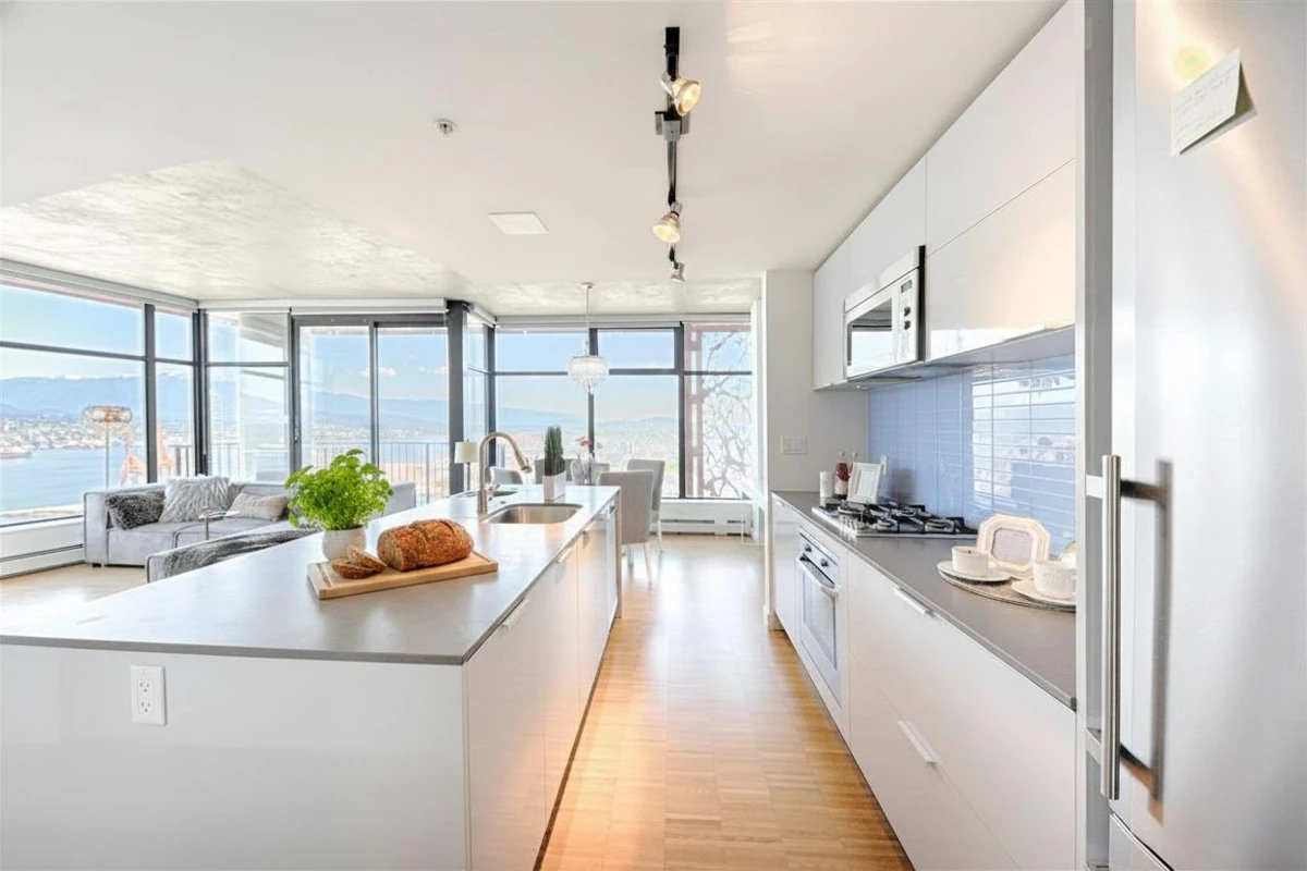 Family Room Photo of 4003 128 W Cordova Street, Vancouver, BC