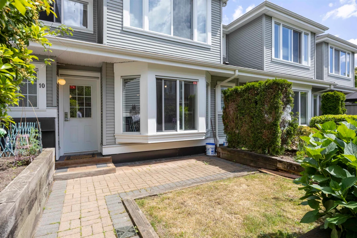 Living Room Photo of 10 7370 Stride Avenue, Burnaby, BC