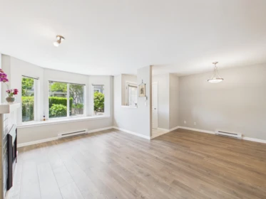 Primary Bathroom Photo of 10 7370 Stride Avenue, Burnaby, BC