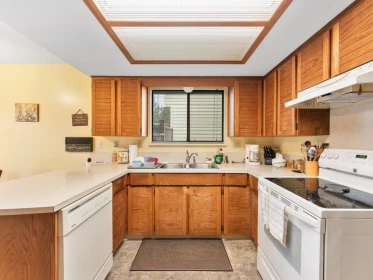 Breakfast Nook Photo of 4395 Hermitage Drive, Richmond, BC