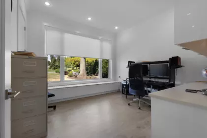Hallway Photo of 13170 57 Avenue, Surrey, BC