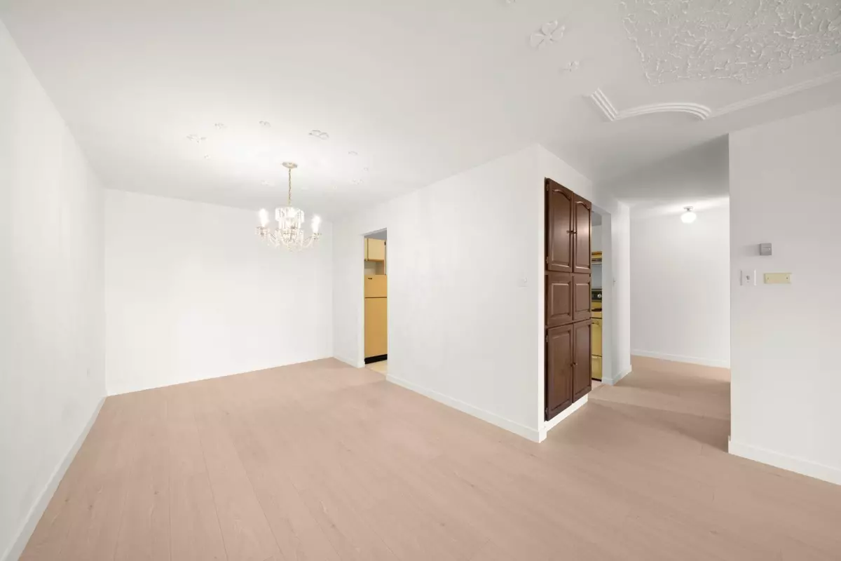 Family Room Photo of 1002 6651 Minoru Boulevard, Richmond, BC