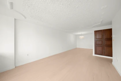 Entry Foyer Photo of 1002 6651 Minoru Boulevard, Richmond, BC