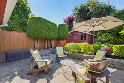 Front Yard Photo of 5558 49 Avenue, Delta, BC