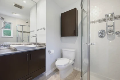 Powder Room Photo of 5558 49 Avenue, Delta, BC