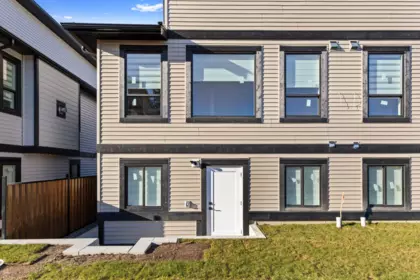8574 Dunbar Way, Mission, BC, Mission — Half Duplex for sale