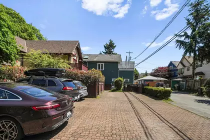 Breakfast Nook Photo of 154-168 W 11th Avenue, Vancouver, BC
