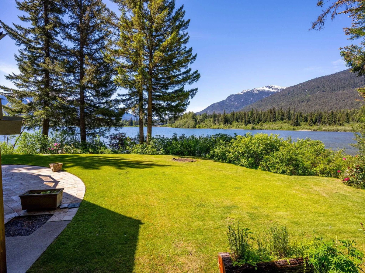 Living Room Photo of 8999 Trudys Landing, Whistler, BC