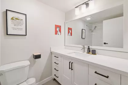 Hallway Photo of 317 3353 Heather Street, Vancouver, BC