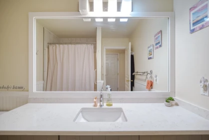 Guest Bathroom Photo of 5599 Medusa Place, Sechelt, BC
