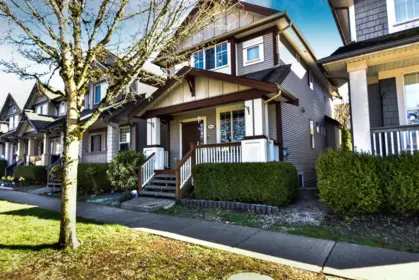 Hallway Photo of 6914 190 Street, Surrey, BC