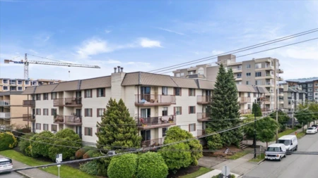 Laundry Room Photo of 211 45749 Spadina Avenue, Chilliwack, BC